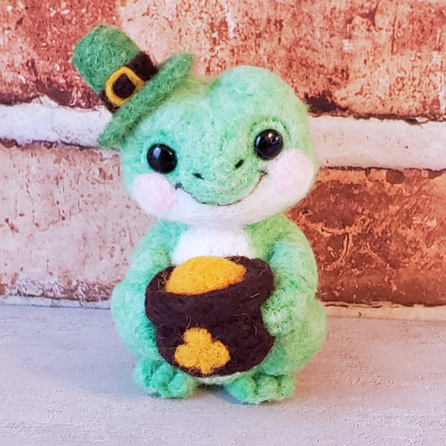 Finnegan the Needle Felted Frog